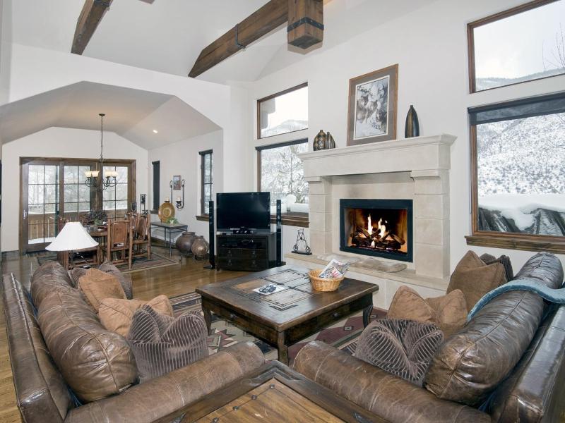 Four-Bedroom Holiday Home image 2