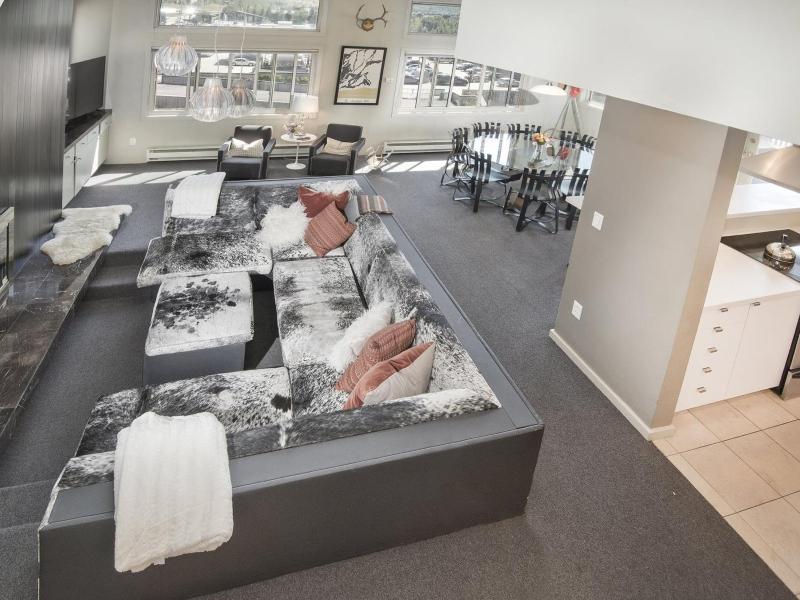 Four-Bedroom Condo image 3