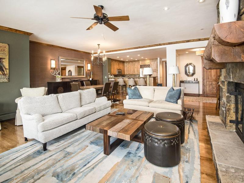 Four-Bedroom Condo image 2