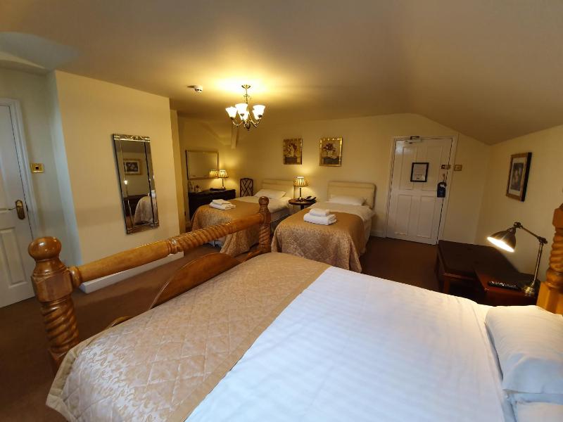 Family Room with Shower image 4