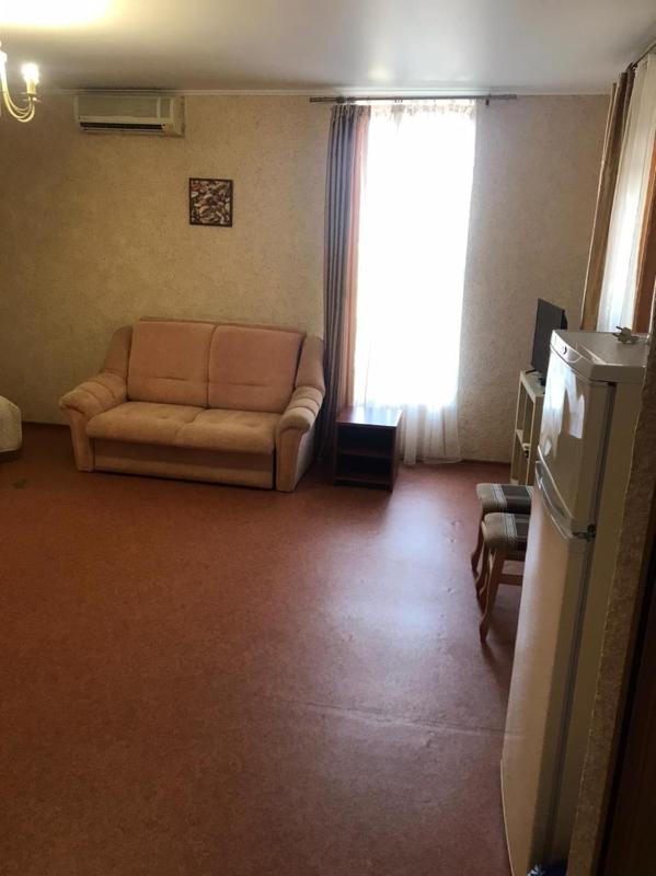 Family Room image 2