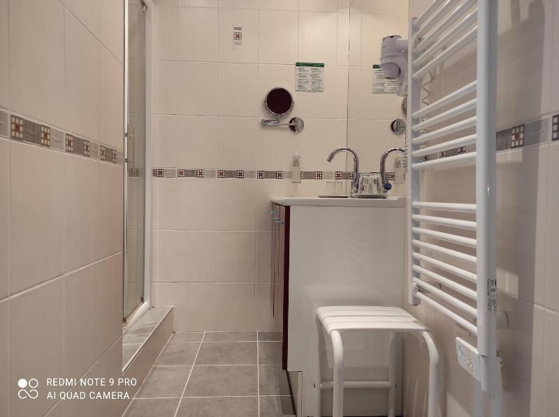 Quadruple Room with Shower image 1