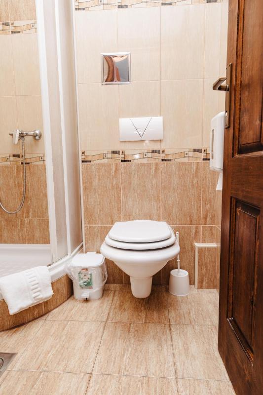 Economy Double Room with Balcony image 3