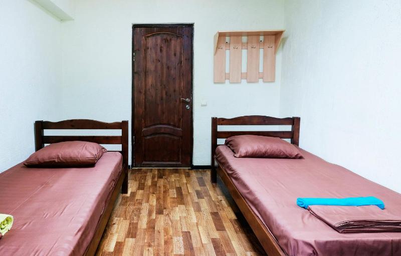 Budget Twin Room image 2