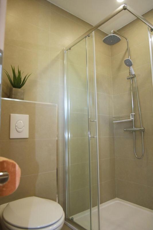Two Bedroom Apartment with Balcony and Sea View image 3