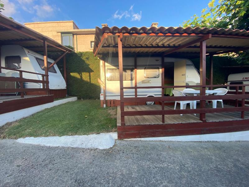 Caravan (2 Adults + 1 Child) image 1