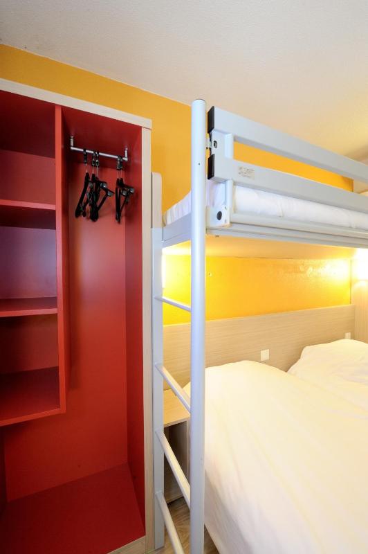 Triple Room with Shower image 2