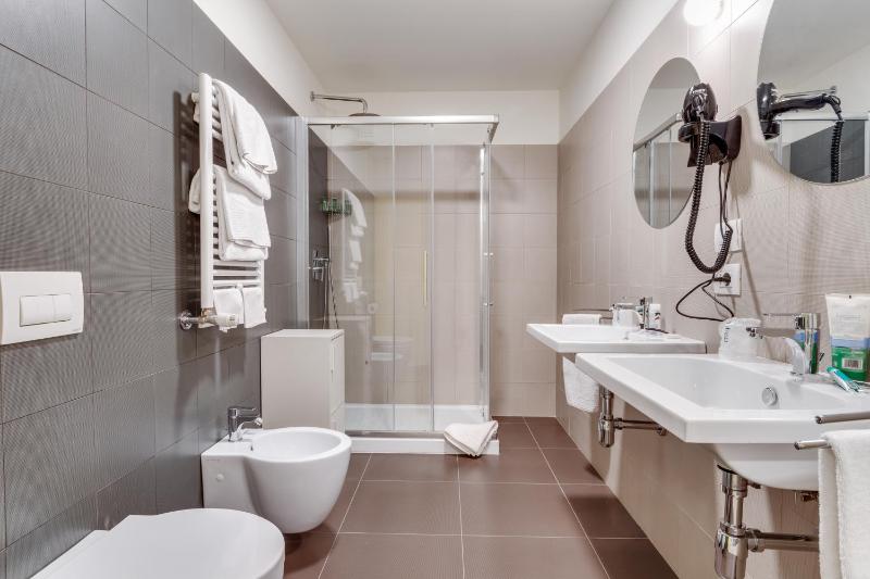 Triple Room image 2