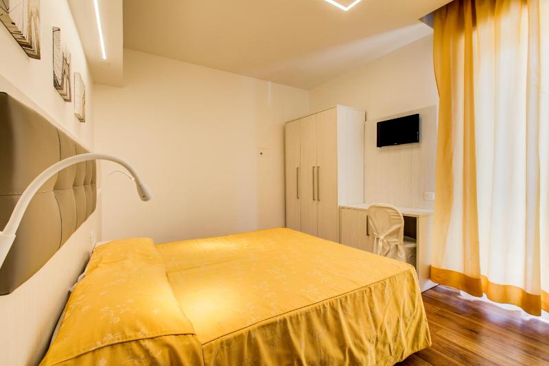 Hotel Dusseldorf - image 32