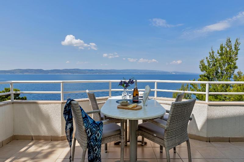 Apartment with Sea View image 1