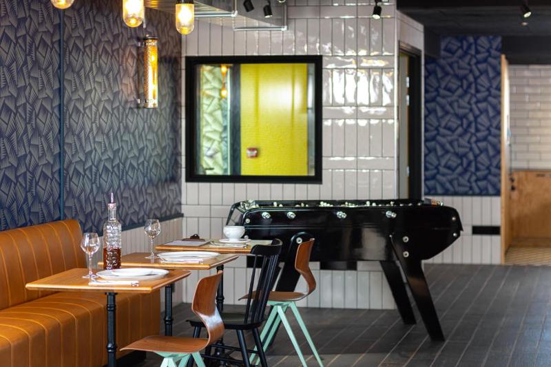 Eklo Hotels Clermont-Ferrand Centre Gare - image 5