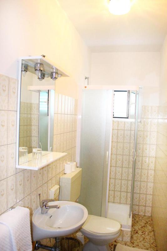 One-Bedroom Apartment image 3