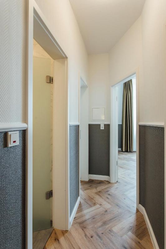 Suite with Partial Sea View image 3