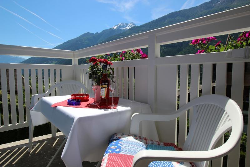 Two-Bedroom Apartment with Balcony image 2