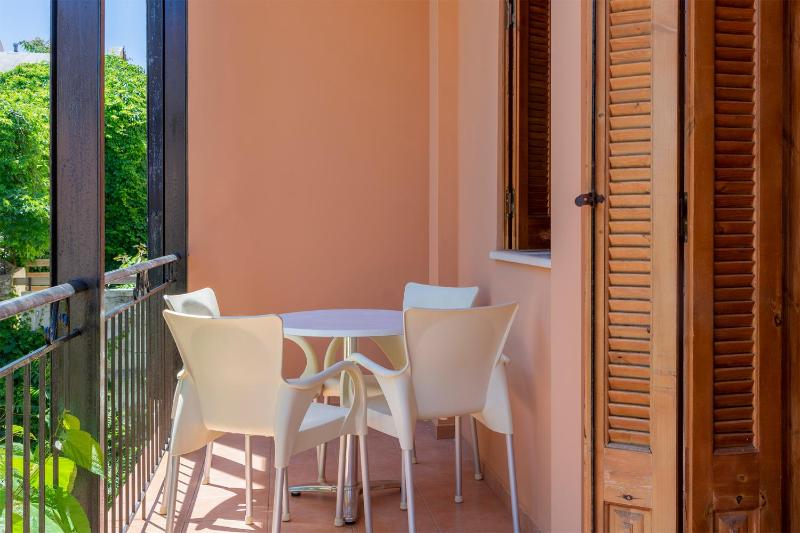 Apartment (2-4 Adults) image 4