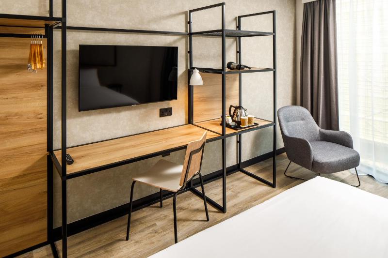 Family Room image 4