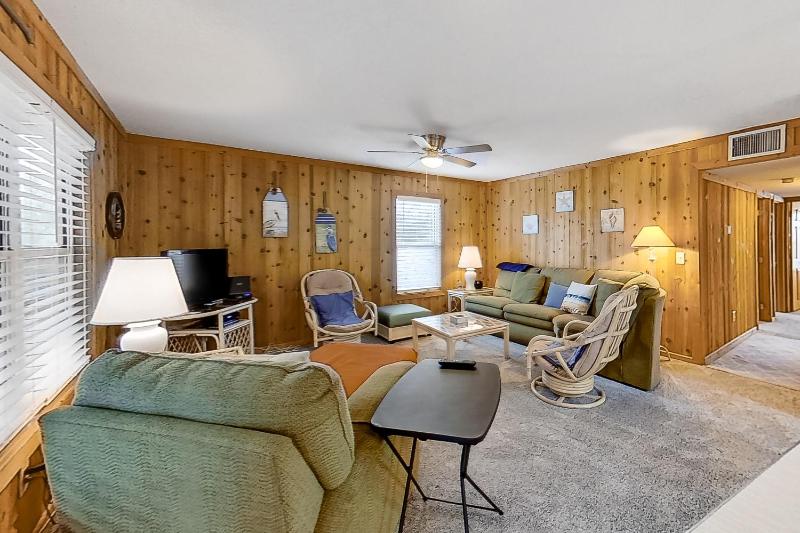 Three Bedroom Apartment image 1