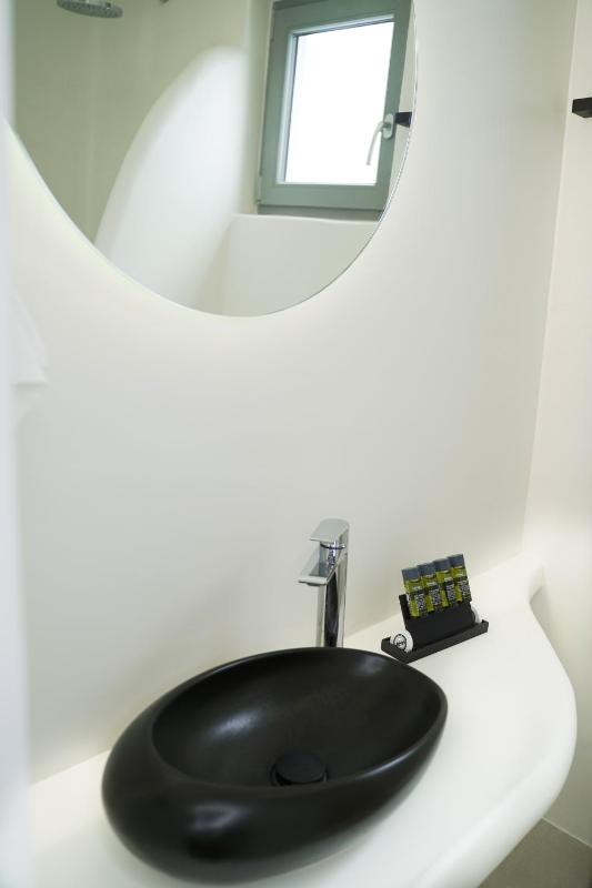 Deluxe Double with Sea View and Hot Tub image 4