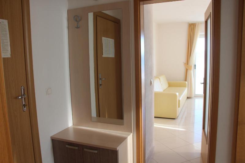 One-Bedroom Apartment image 2