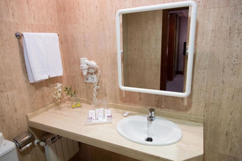 Superior Double Room image 3