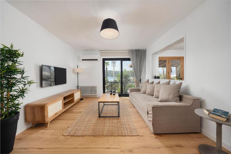 Yacht La Maison - image 10