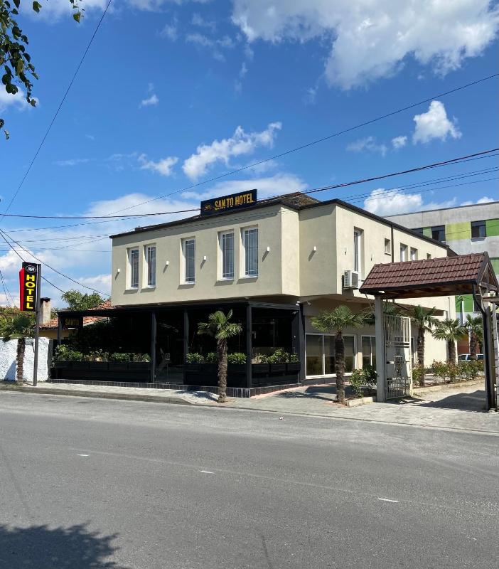 SANTO Hotel - image 1