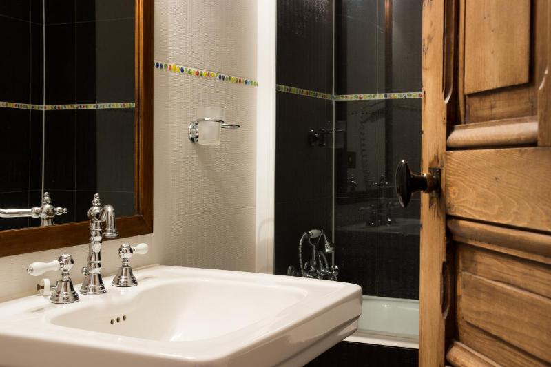 Double Room with Terrace image 4