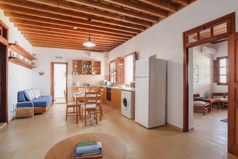 Thea 1 Two-Bedroom Villa image 3
