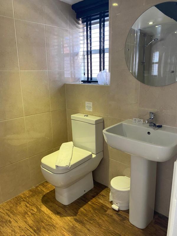 Double Room with Private Bathroom image 2