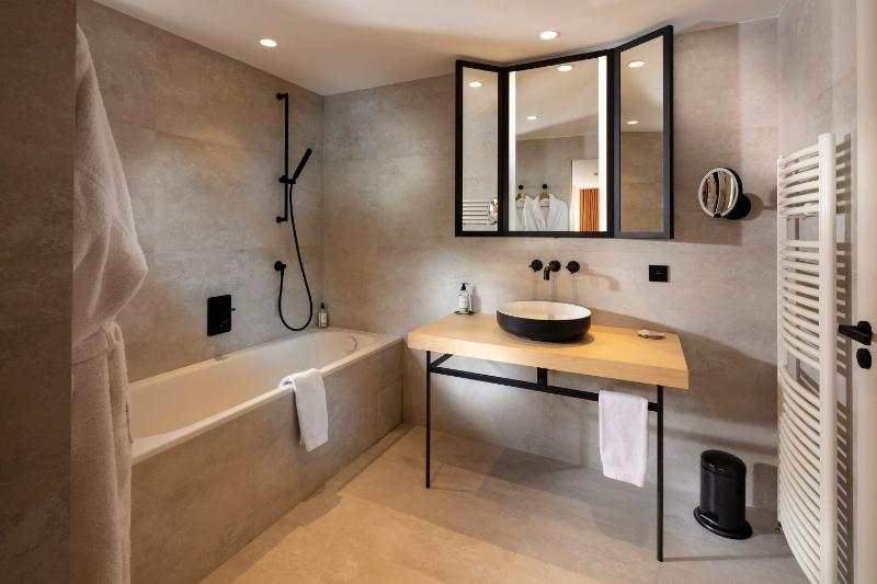 Superior Double or Twin Room with Mountain View image 2