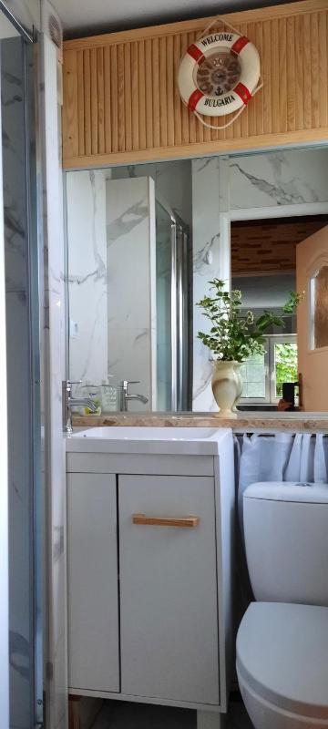 Standard Double Room with Shared Bathroom image 4