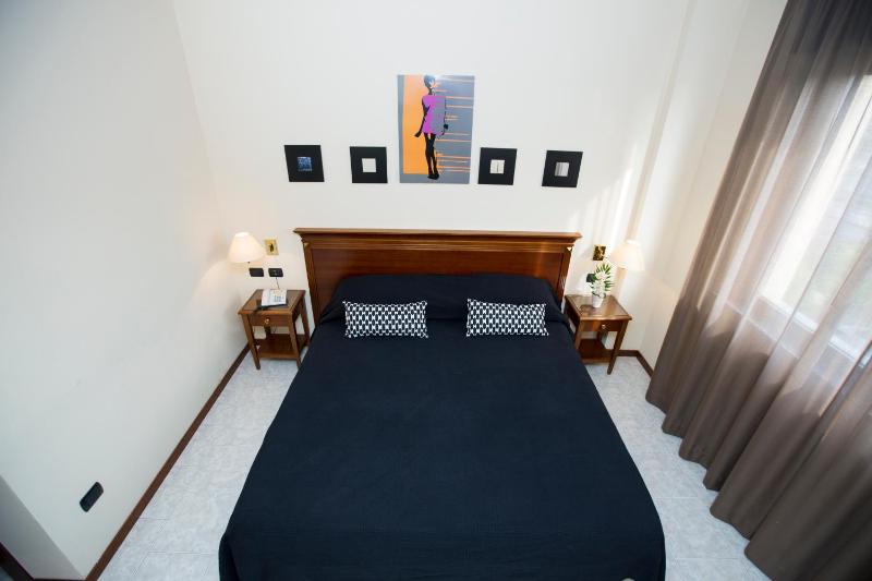 Double Room image 4