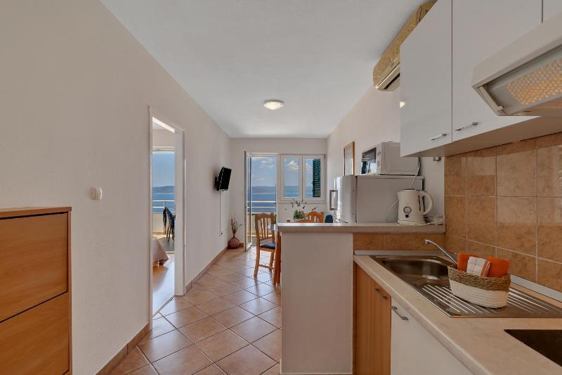 Apartment with Sea View image 3