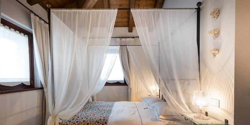 Double Room with Extra Bed image 1