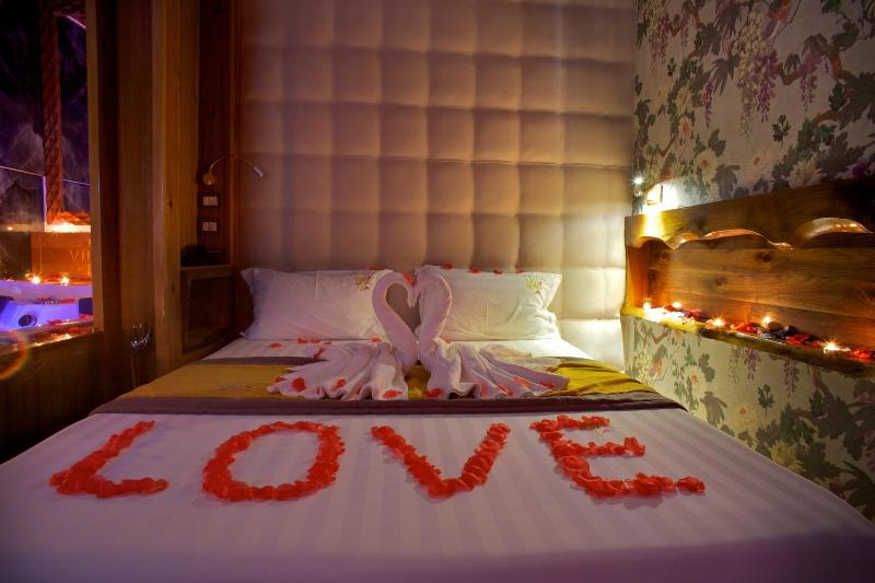 Deluxe Suite with Spa Bath with Sea View image 4