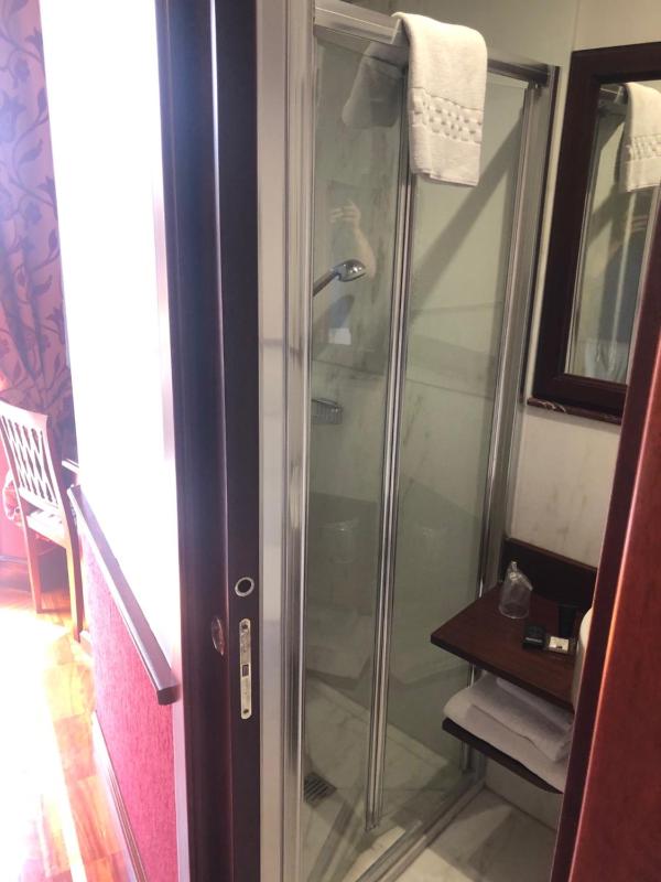 Standard Single Room image 4