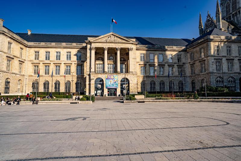 Hotel De Quebec - image 15