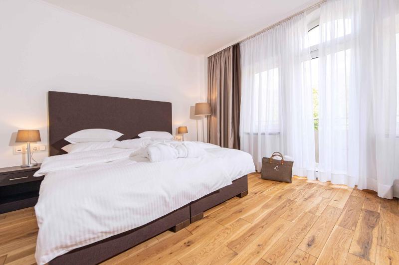 Standard Double Room image 3