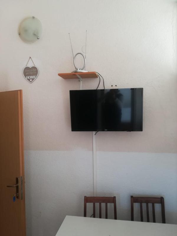Apartments Center Pag 50 m to the sea - image 2