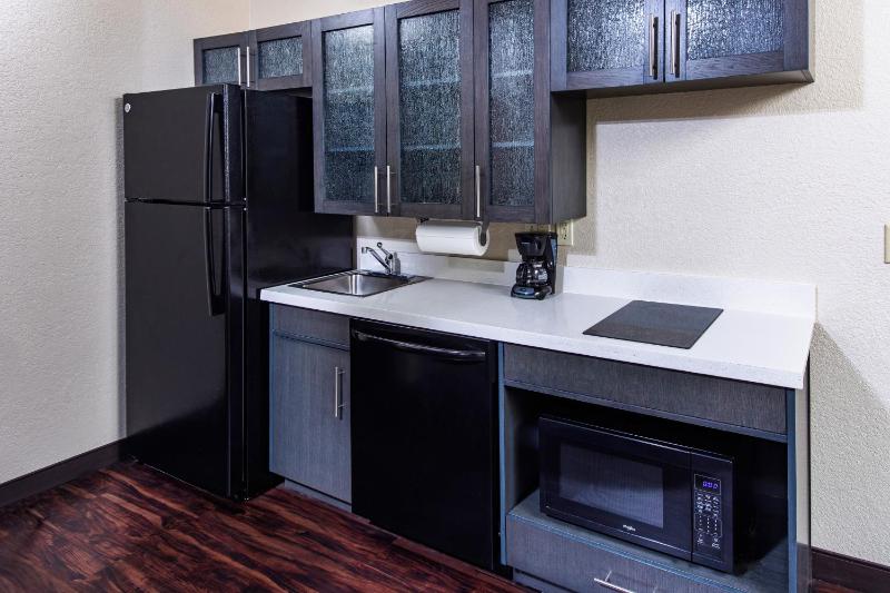 Queen Suite with Bath Tub - Disability Access  image 3