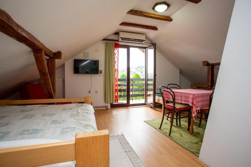 Studio Apartment image 1