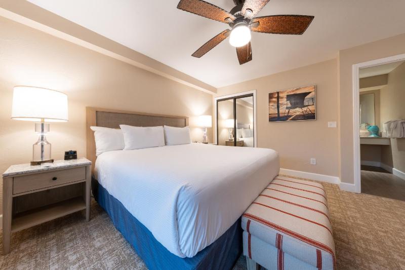 One-Bedroom Suite image 2