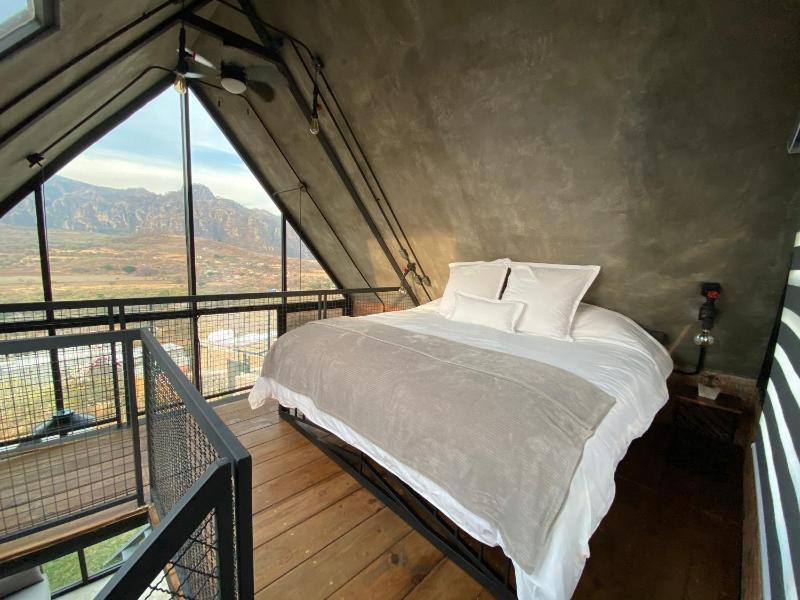 Deluxe Double or Twin Room with Mountain View image 2
