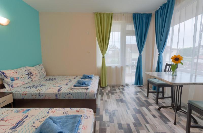 Triple Room with Balcony image 1