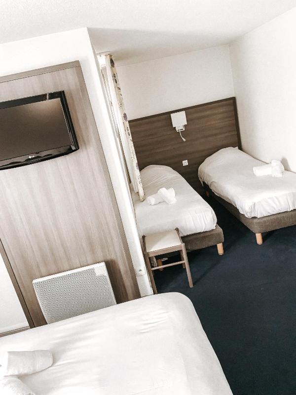 Quadruple Room image 3
