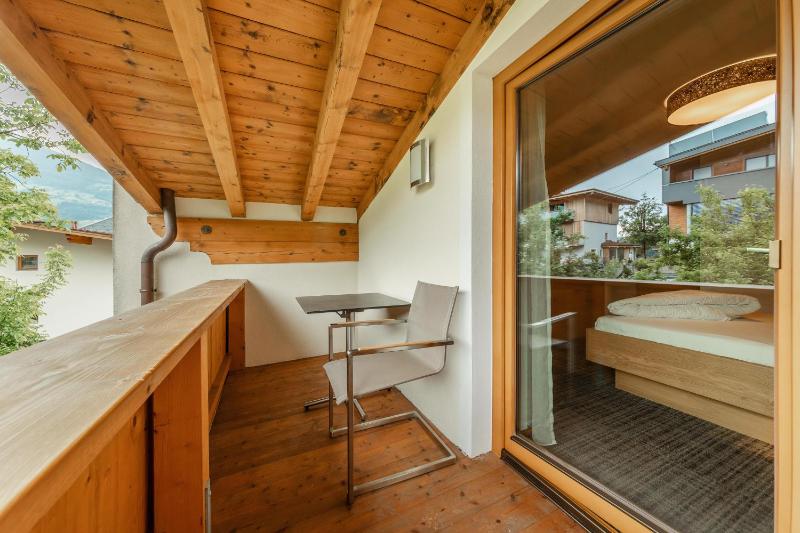 Single Room with Balcony image 4