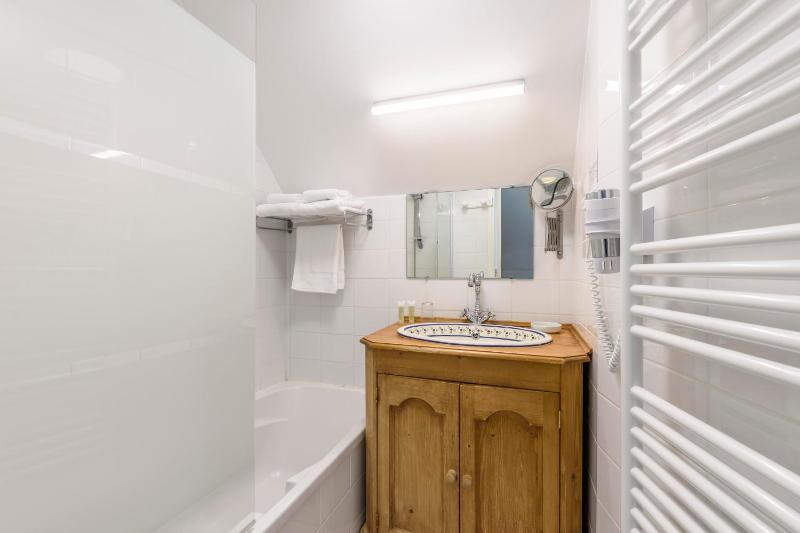 Double Room with Terrace image 4
