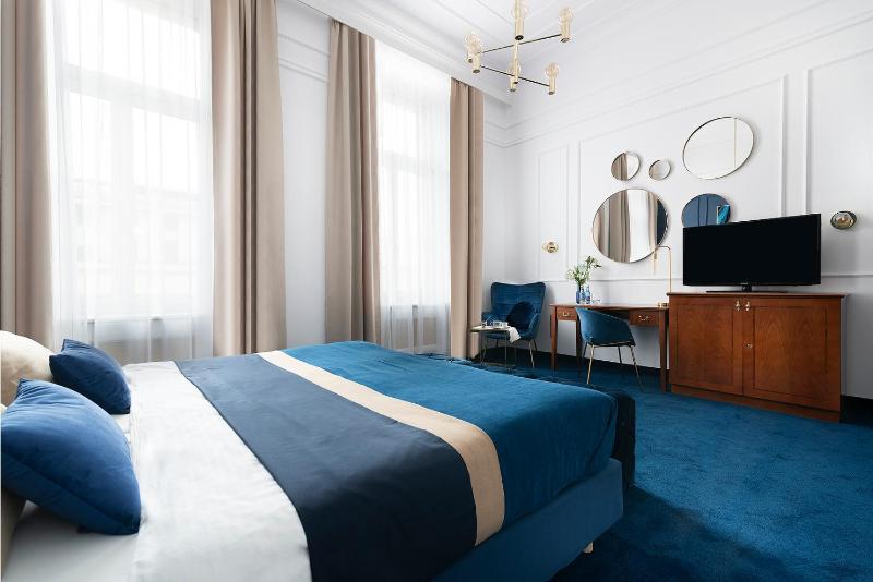 Superior Double or Twin Room image 4
