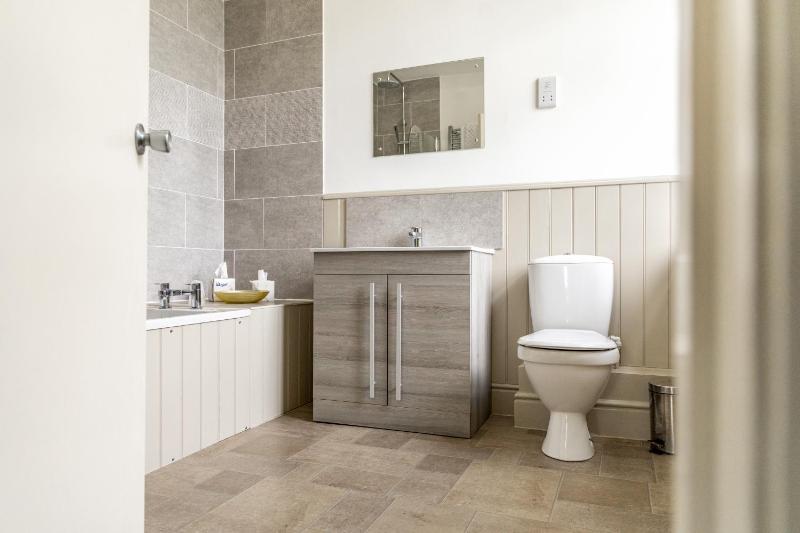 Standard Double Room with Garden View image 3