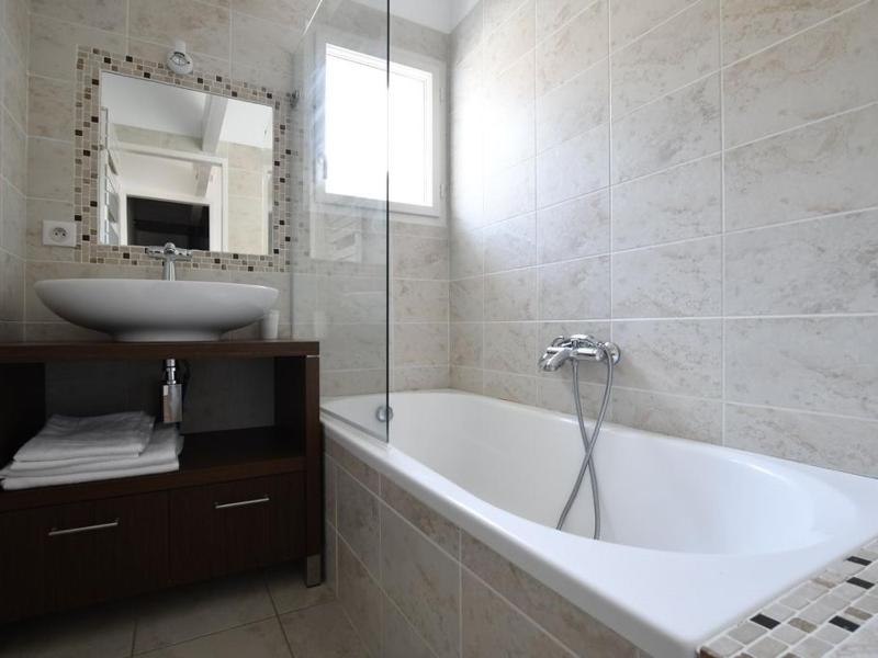 Three-Bedroom House image 4